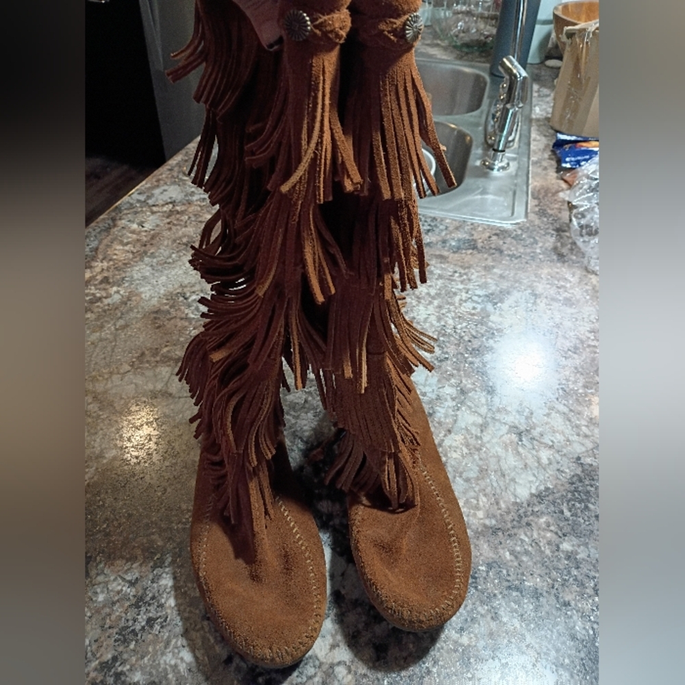 Minnetonka 5 Layer Fringed Moccasin Boots